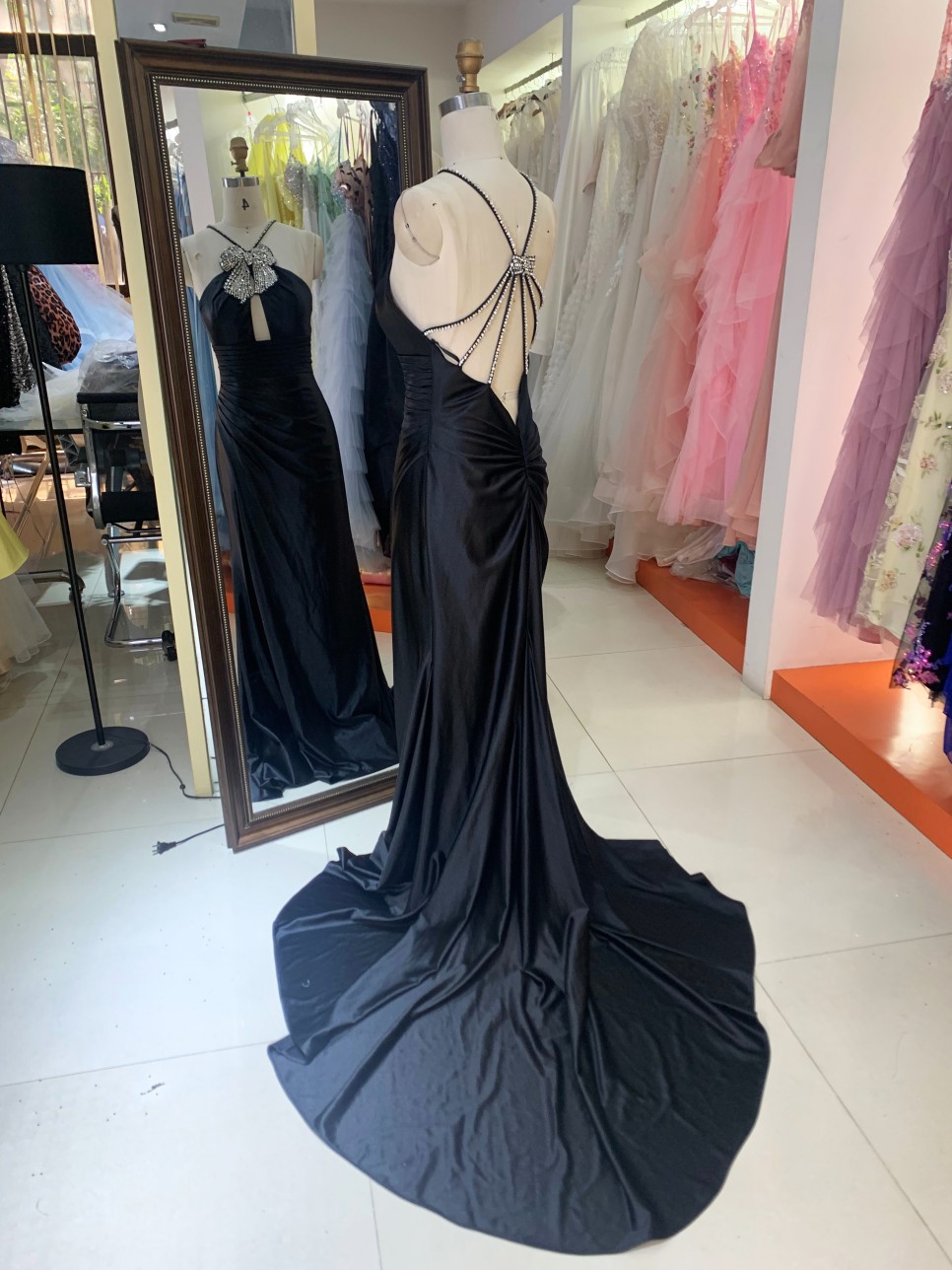 Hot Sale Wholesale Elegant Royal Blue Dress Rhinestone Bow Halter Neck Satin Train Long Evening Dress