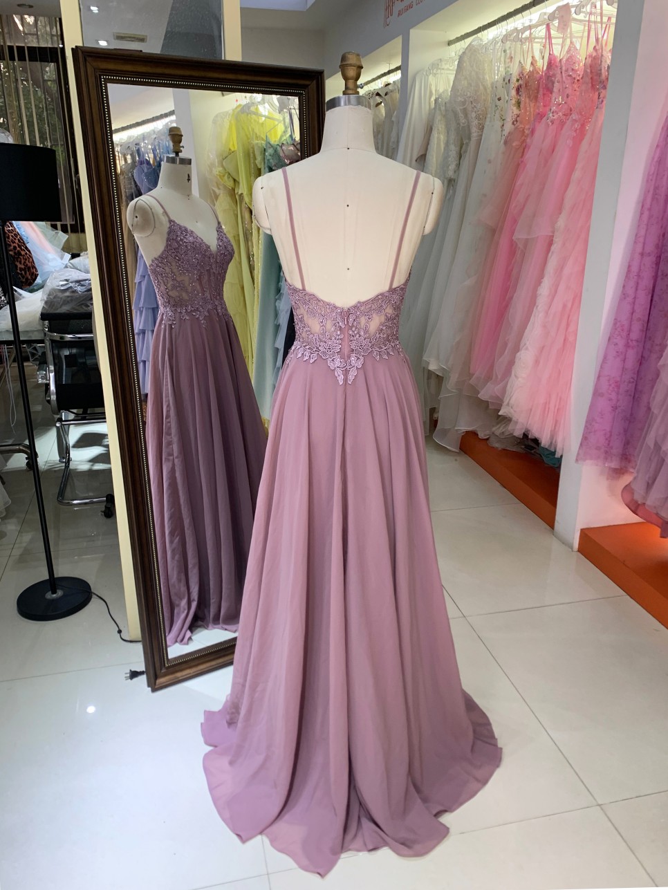 Wholesale Customizable Pink Purple Hand Embroidery V Neck a Line Evening Dresses Plus Size