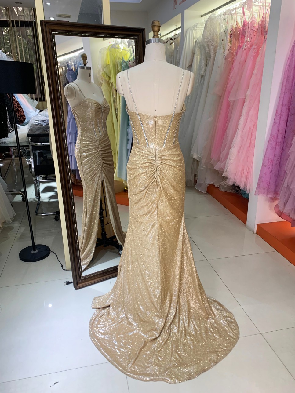 Factory Direct Champagne Gold Rhinestone V Neck Spaghetti Strap Hollow Out High Slit Mermaid Evening Dress