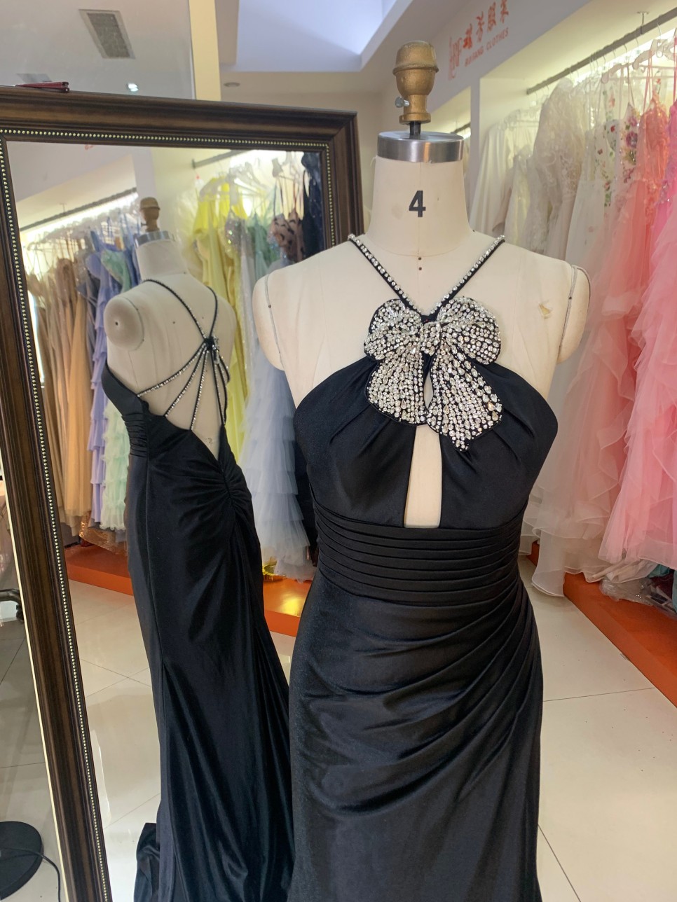 Hot Sale Wholesale Elegant Royal Blue Dress Rhinestone Bow Halter Neck Satin Train Long Evening Dress