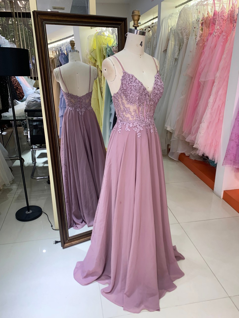 Wholesale Customizable Pink Purple Hand Embroidery V Neck a Line Evening Dresses Plus Size