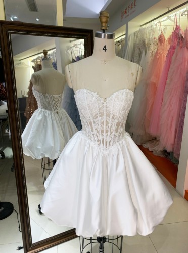 Luxury White Satin Bubble Prom Dress Short Sparkly Lace Appliques Homecoming Gown