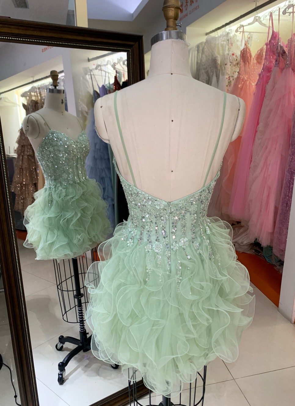 New Arrival Luxury Ruffle Skirt Beading Short Gowns Beaded Heavy Prom Dress Homecoming Cocktail