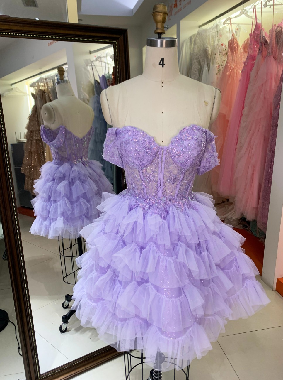 Luxury Lavender Off-the-Shoulder Prom Dress Short Sparkly Lace Appliques Homecoming Gown