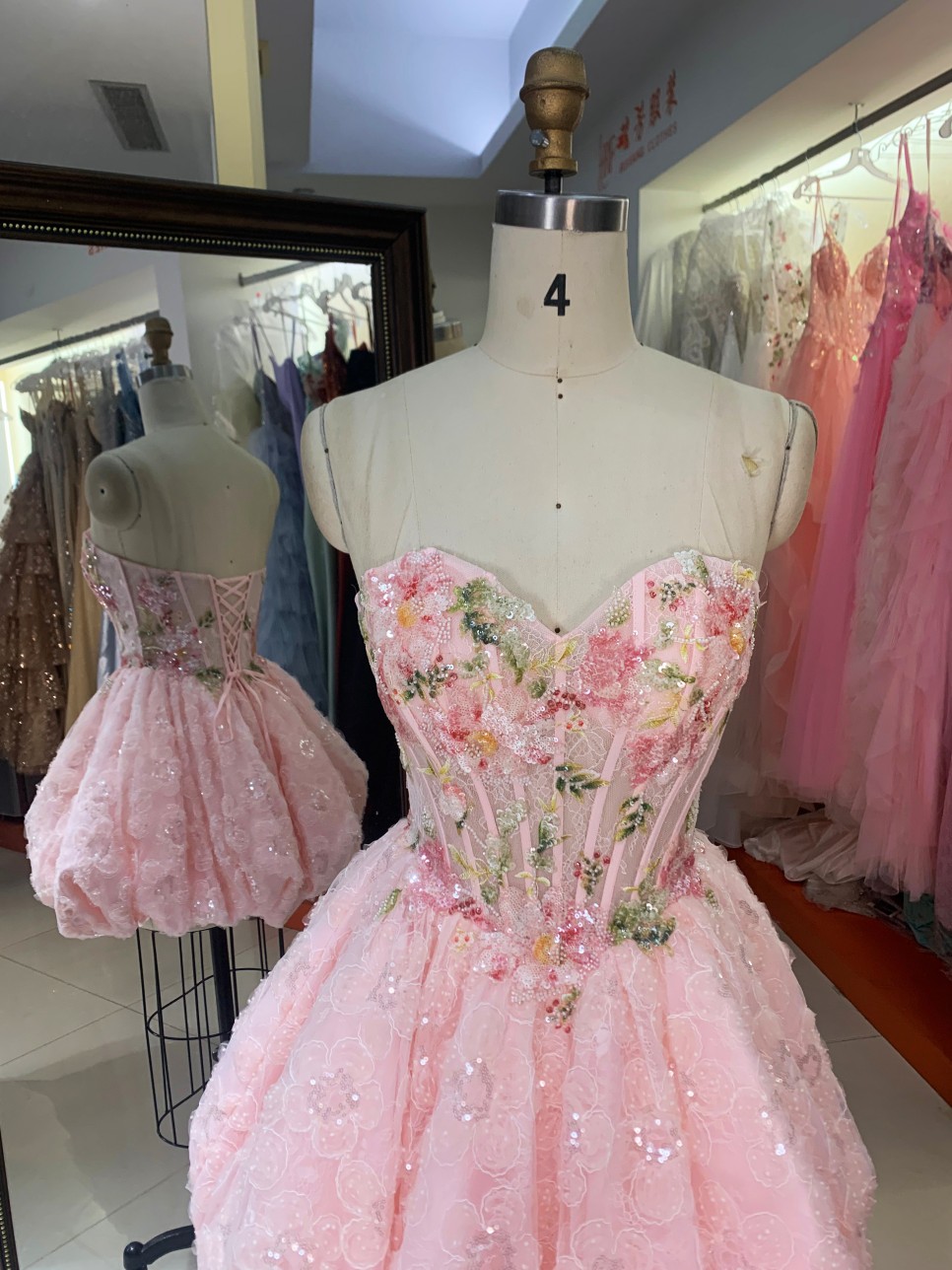 2026 New Trendy Pink Sweetheart Sequin Short Prom Gown Heavy Beading Flowers Cocktail Dress for Boutique