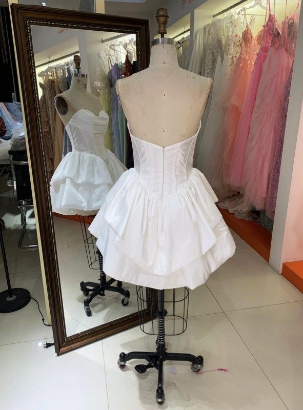 New Arrival Cocktail Homecoming White Pleat Gowns Beaded Heavy Prom Dress for Women Young Girl