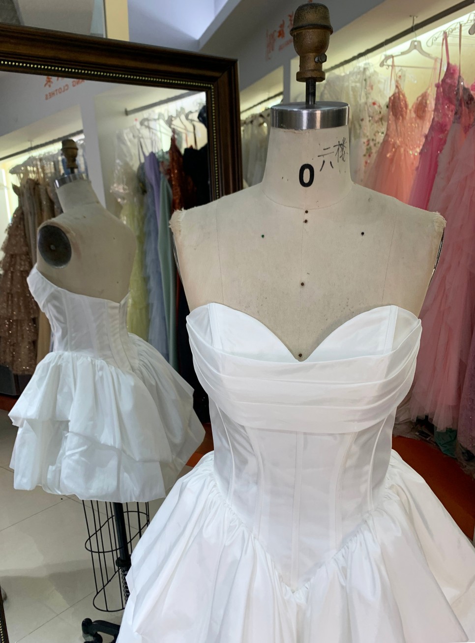 New Arrival Cocktail Homecoming White Pleat Gowns Beaded Heavy Prom Dress for Women Young Girl