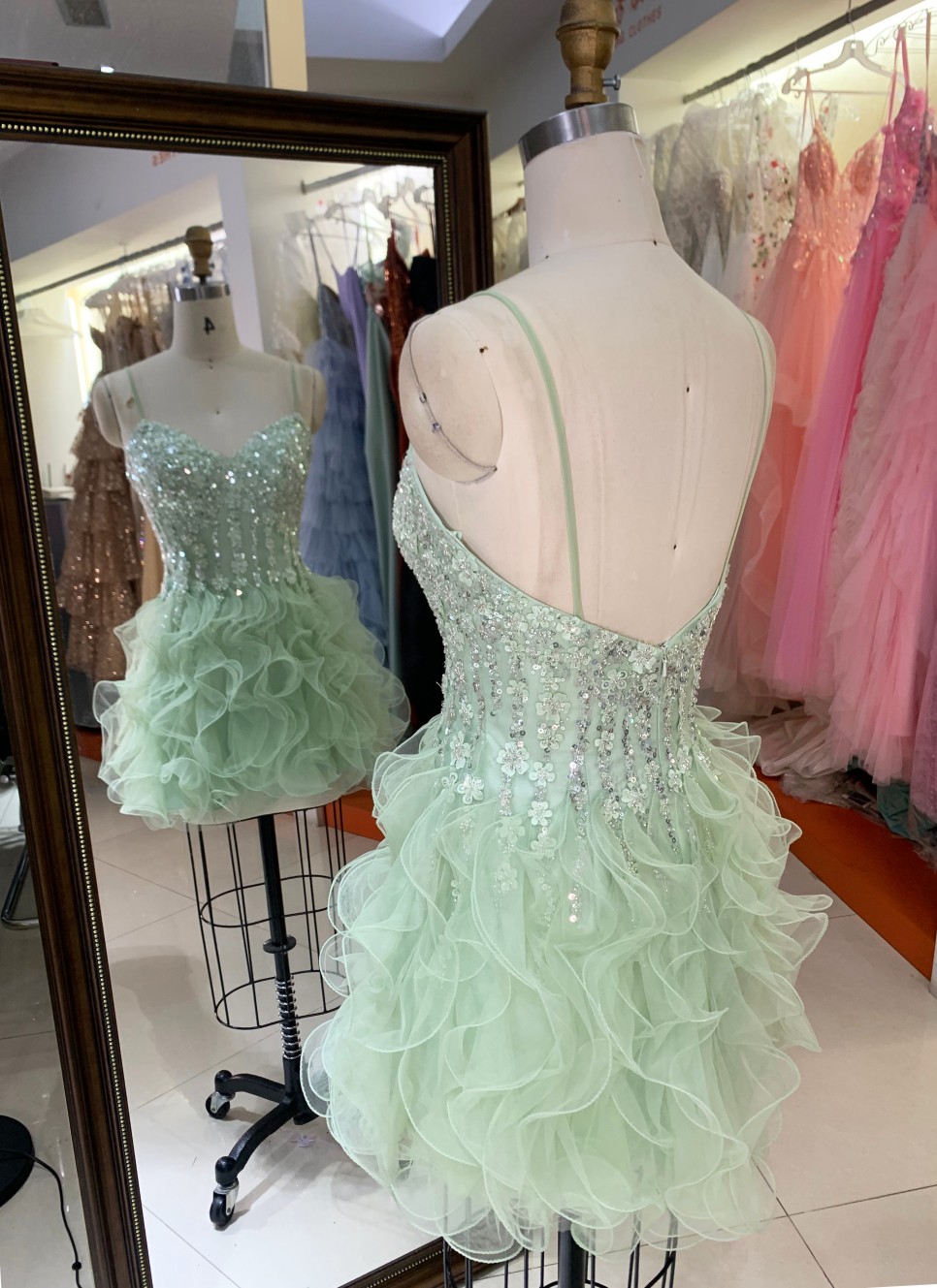 New Arrival Luxury Ruffle Skirt Beading Short Gowns Beaded Heavy Prom Dress Homecoming Cocktail