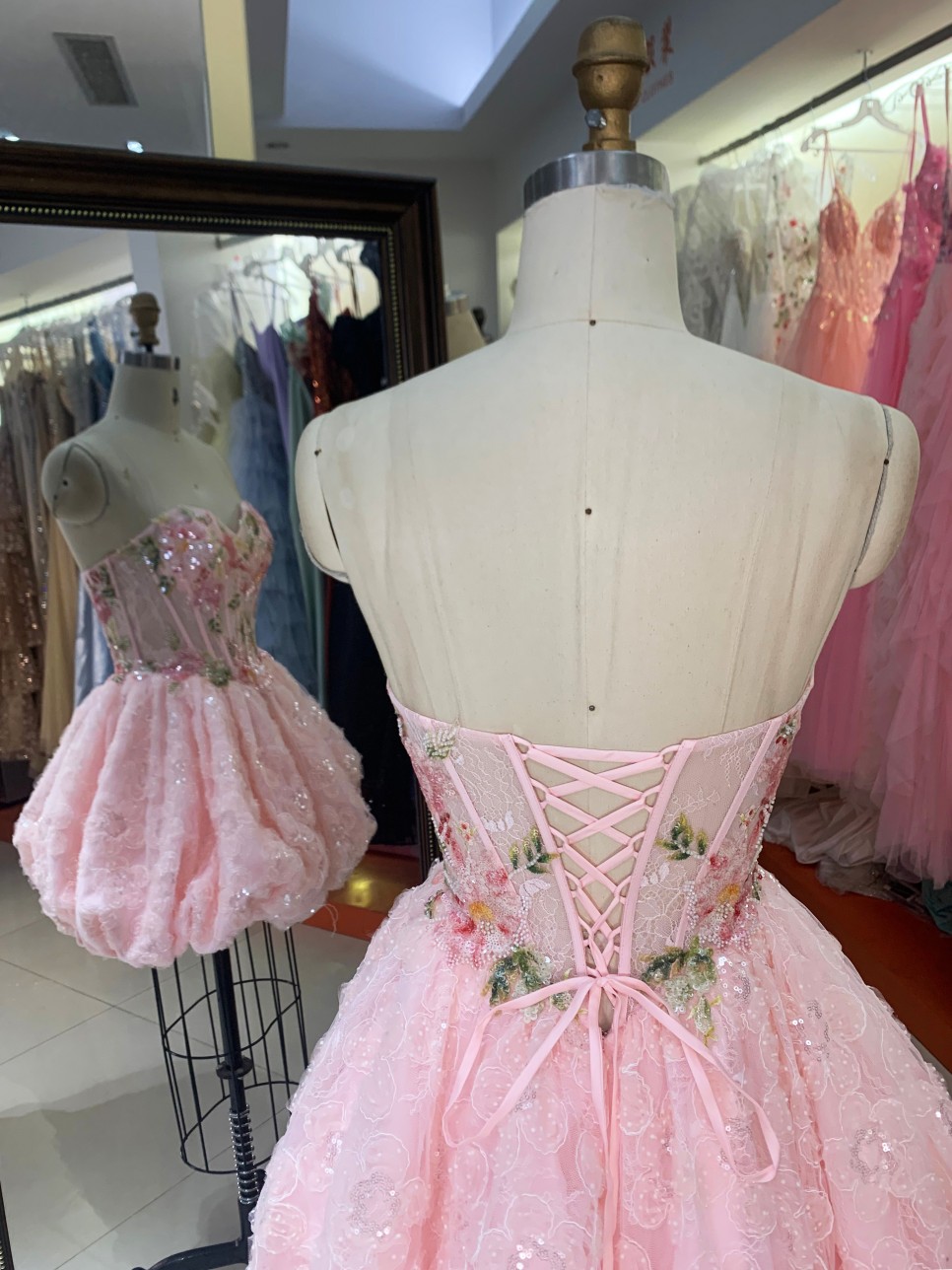 2026 New Trendy Pink Sweetheart Sequin Short Prom Gown Heavy Beading Flowers Cocktail Dress for Boutique