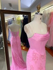 Pink Strapless Mermaid Evening Gown Wedding Dresses for Guests with Lace Floral Appliques Tulle Mermaid Train