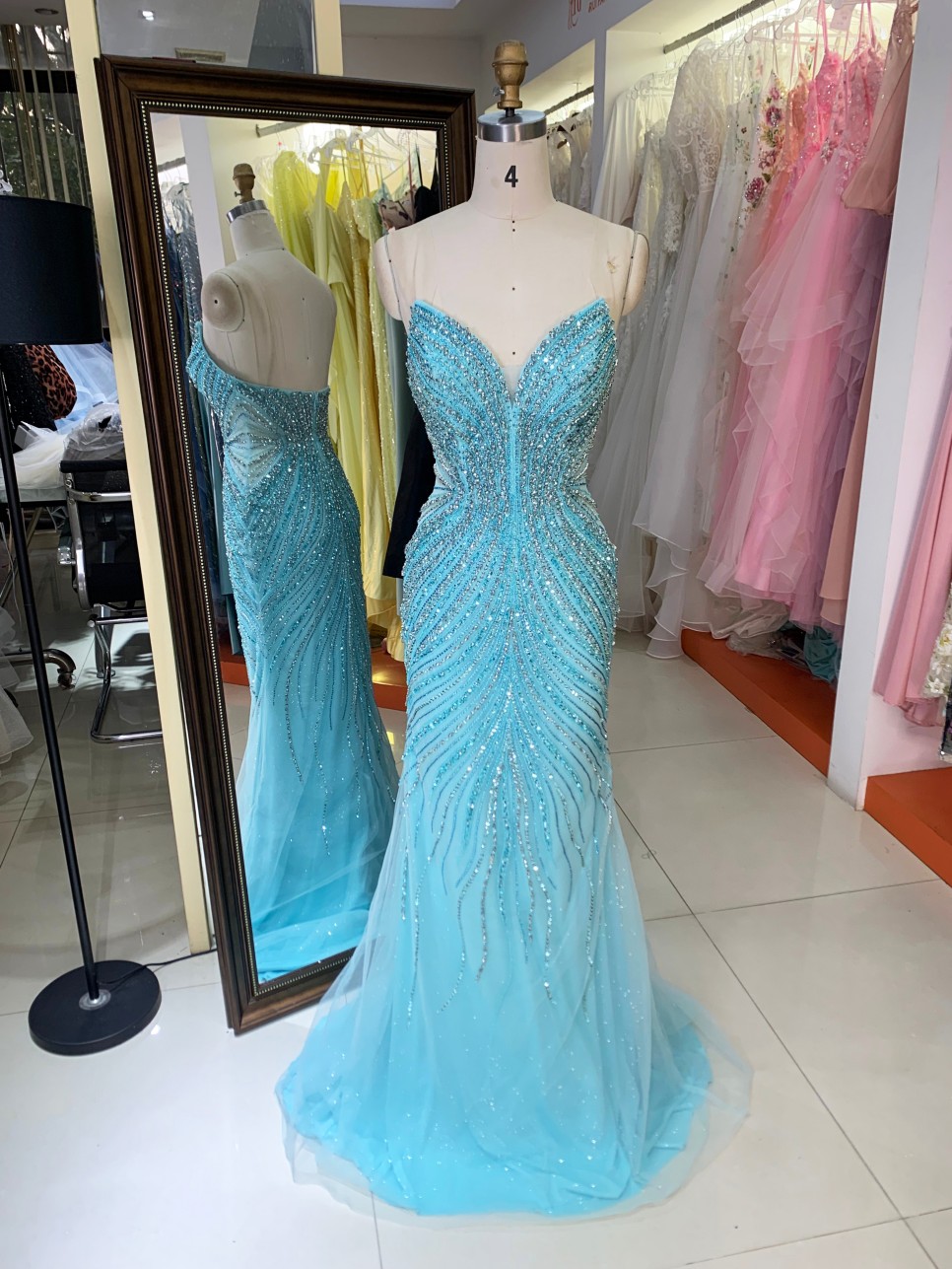 Luxury Prom Dress 2027 Elegant New Aqua Dresses Evening Dresses Prom Dress Sparkly Beading Wholesale Night