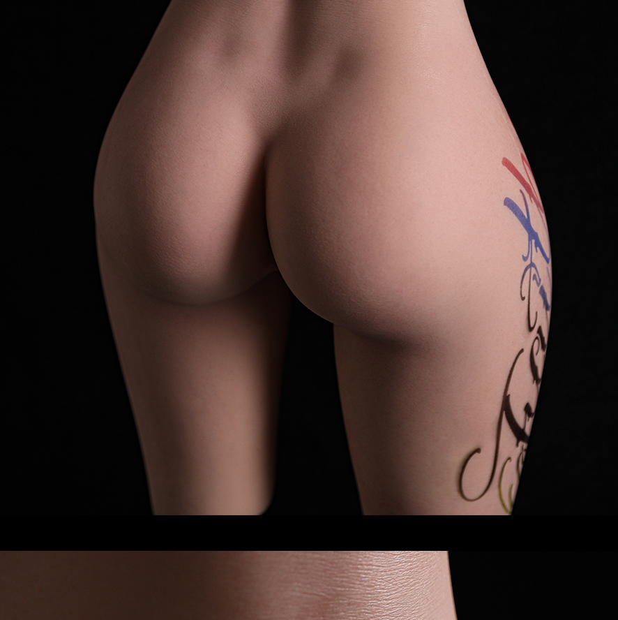 torso-sex-toy-SiKSF-Cinnamon-back-hip-display