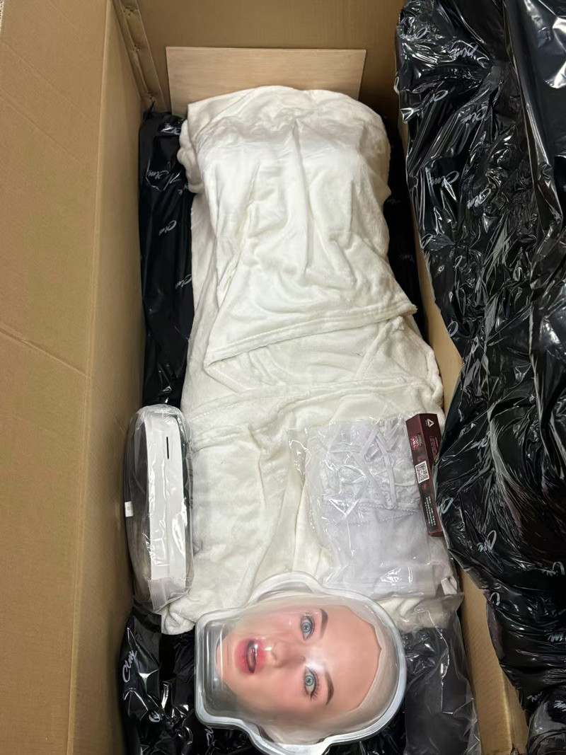 Climax Doll accessories included