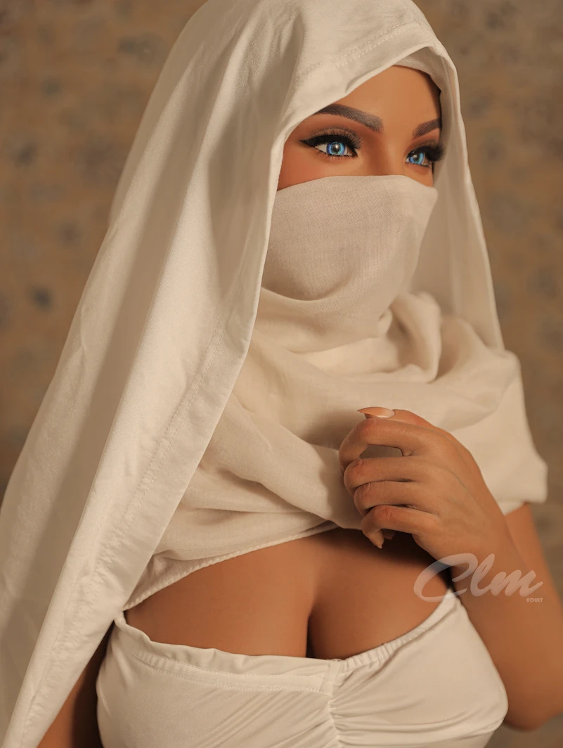 SiE159cm-sex-doll-Mouna-looking-sideways