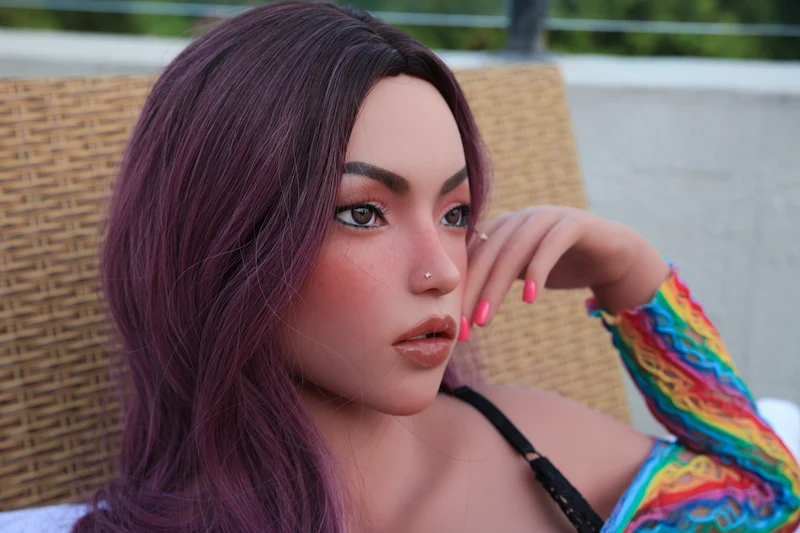 young-sex-doll-ginny-side-face-photo