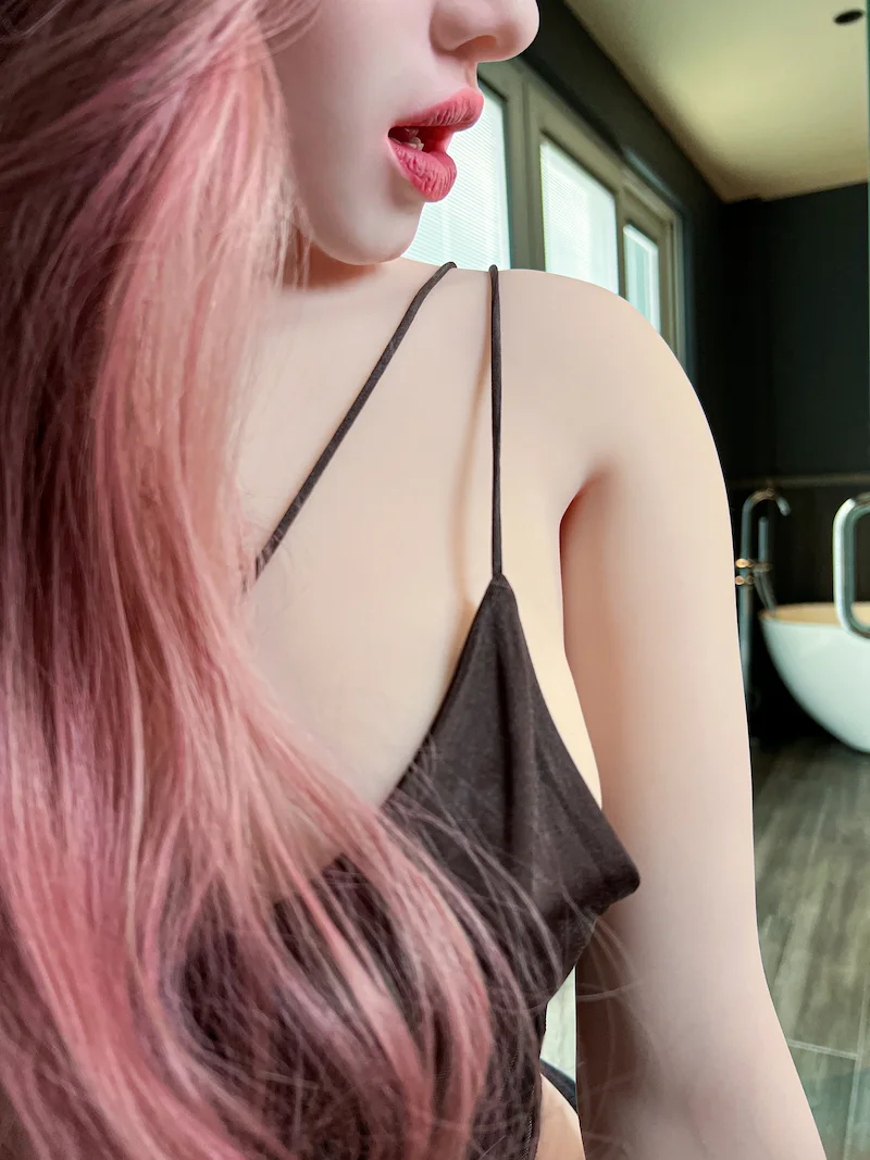 lifelike-shoulder-close-up-sola-sex-doll
