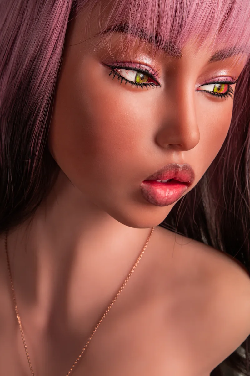 side-face-detail-sex-torso-toy-870#-Lillian-with-head