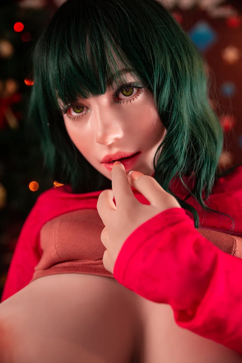 realistic-torso-sex-toy-H60-with-hazel-head-hand-in-mouth