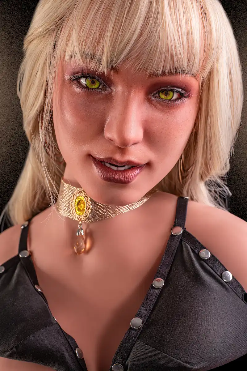 Life-size-sex-torso-with-silicone-head-874-milly-closeup-on-face