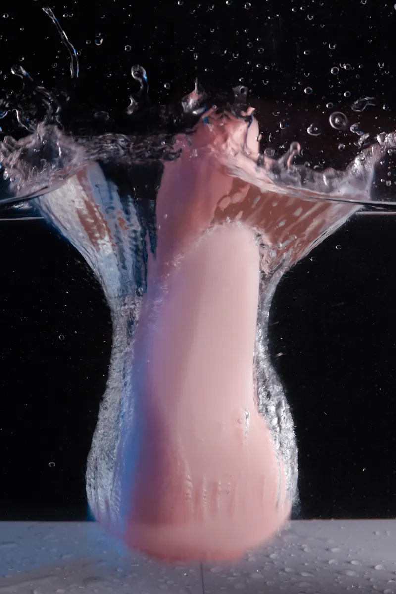 M-Vagina-153-masturbation-cup-water-splash-moment