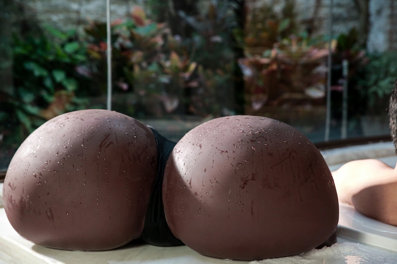 Alluring-sex-toy-R3-Cocoa-back-view