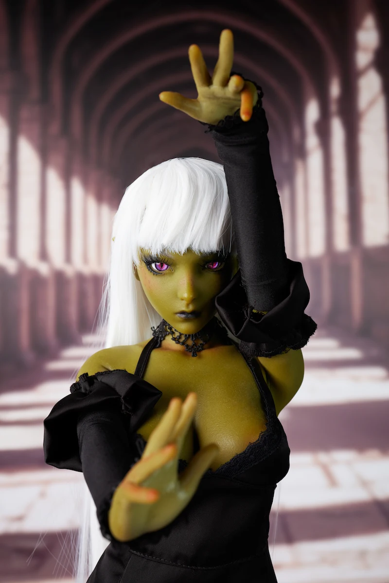 Lifelike-mini-sex-doll-reaching-forward-casting-spell-Si60cm-L-Momoko