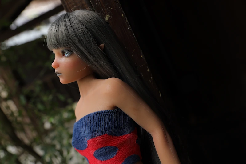 Small-breast-side-face-detail-mini-sex-doll-sakurako