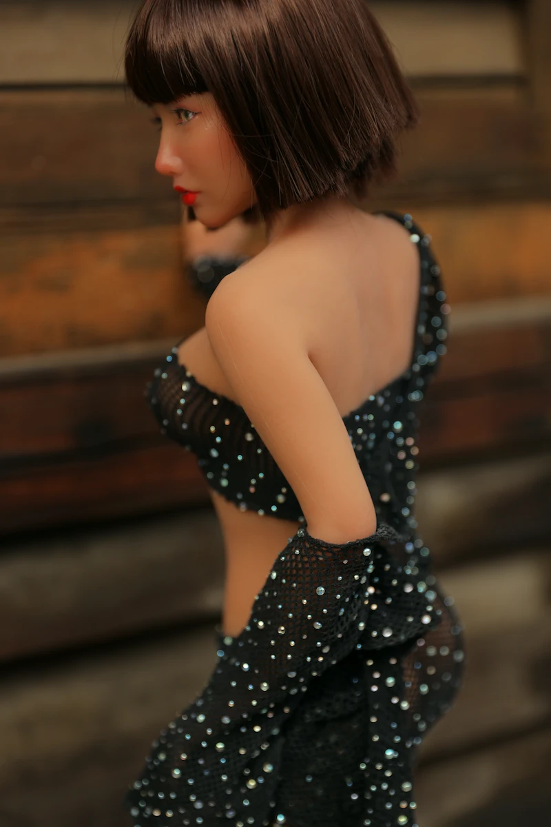 Sexy-mini-sex-doll-back-side-view-si60cm-m-yuka