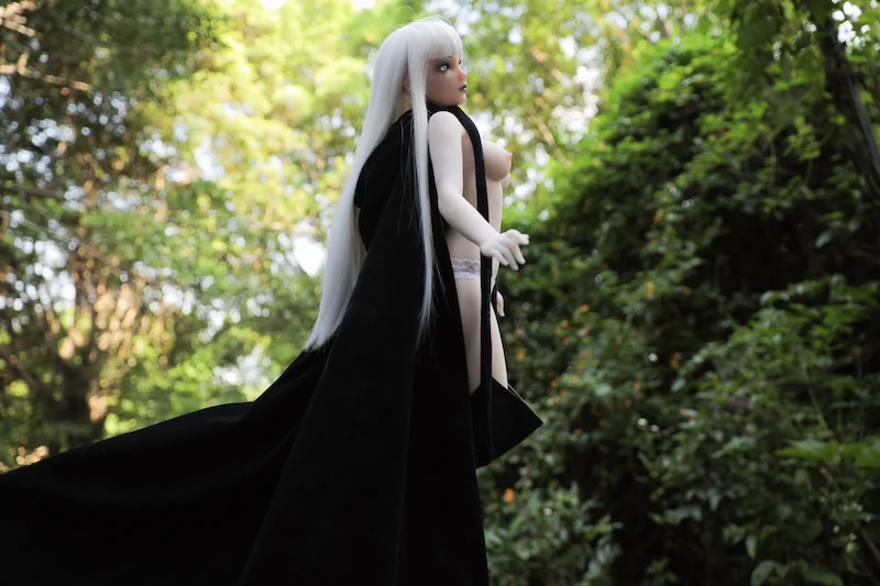 Charming-mini-sex-doll-si60cm-m-momoko-looking-at-the-sky