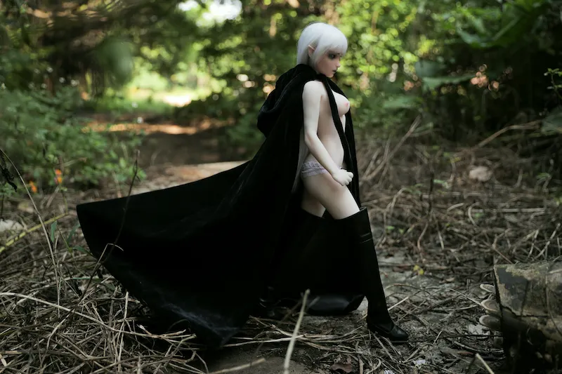 Mini-silicone-sex-doll-walking-in-the-forest-si60cm-m-momoko