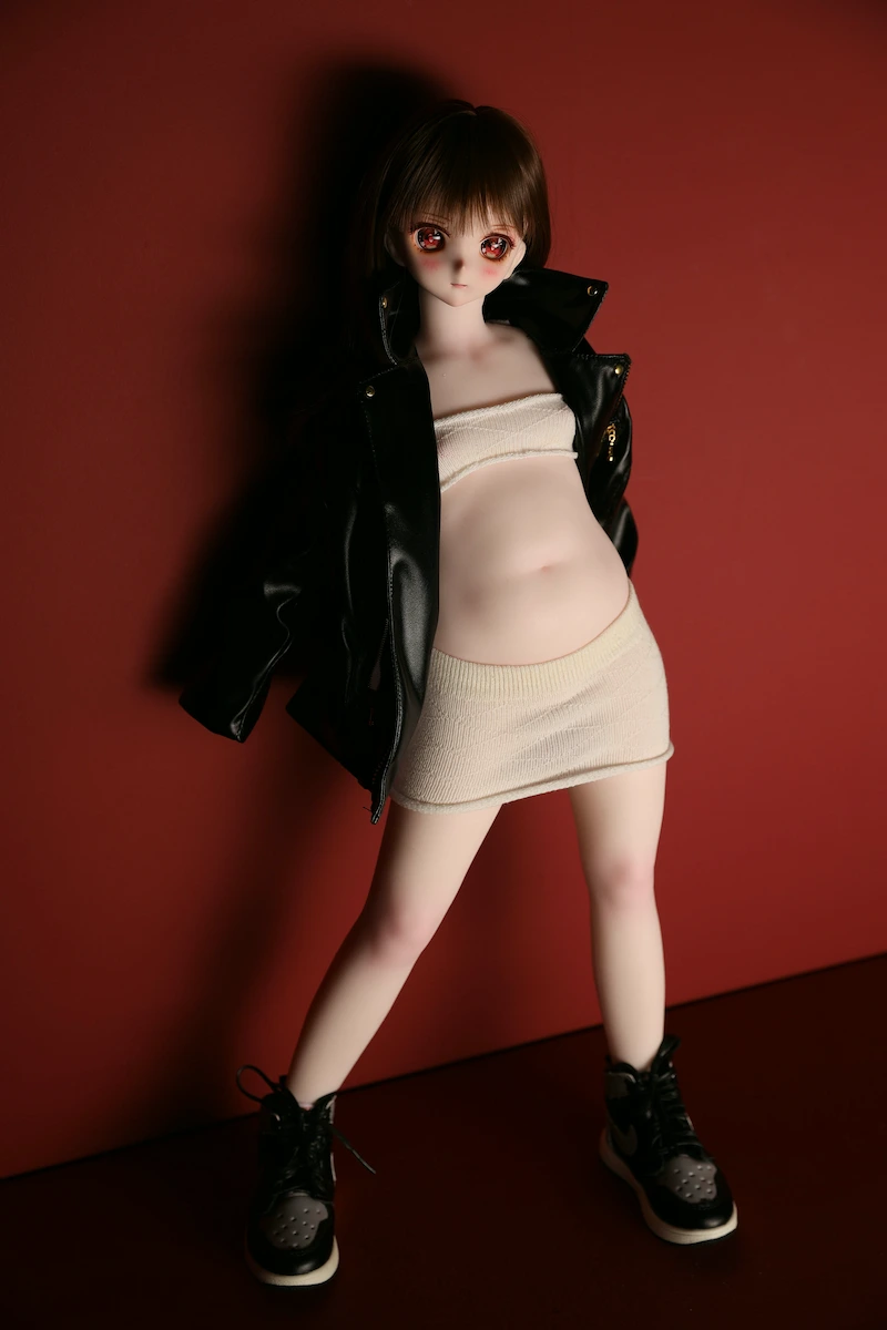 Silicone-mini-sex-toy-j54cm-tammi-legs-open-standing