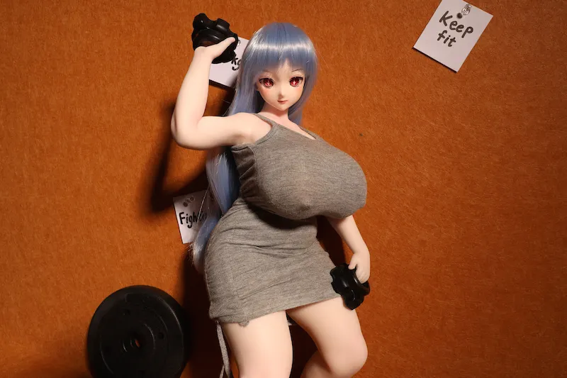 Curvy-mini-sex-doll-youla-kneeling-holding-weight-plate