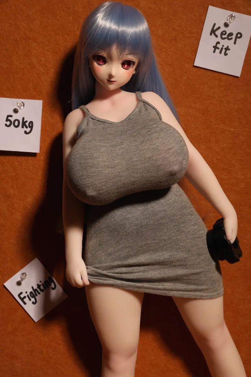 Elegant-mini-sex-doll-j58cm-youla-showing-dumbbell-plate