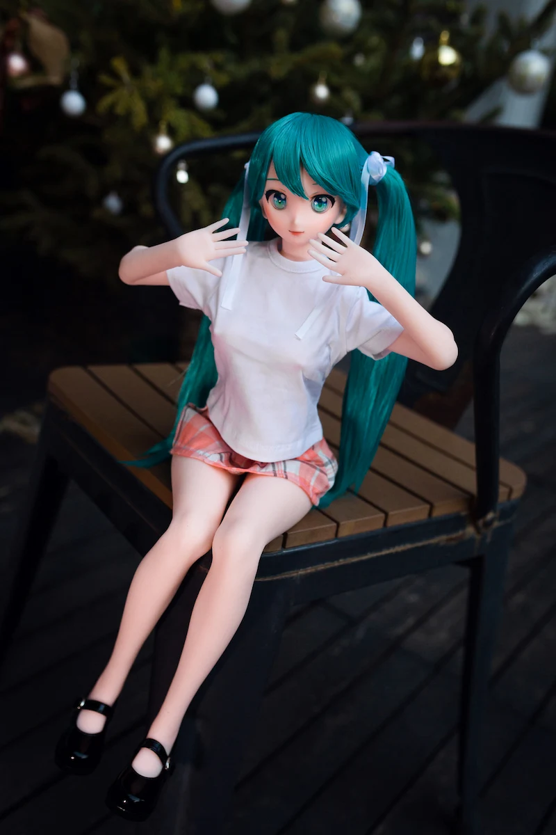 Beautiful-girl-mini-doll-hands-up-j60-miku