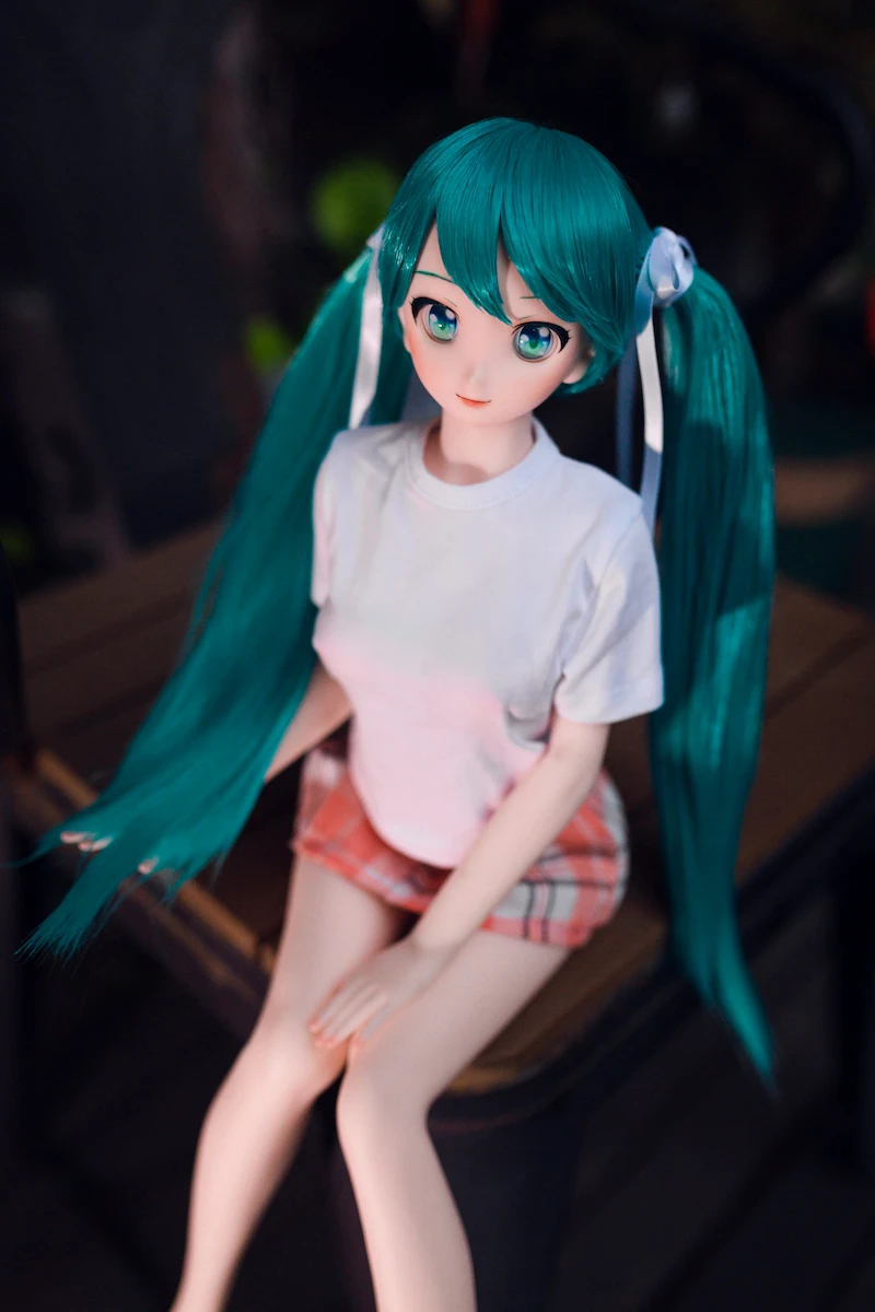 Hybrid-mini-doll-j60-miku-top-down-view