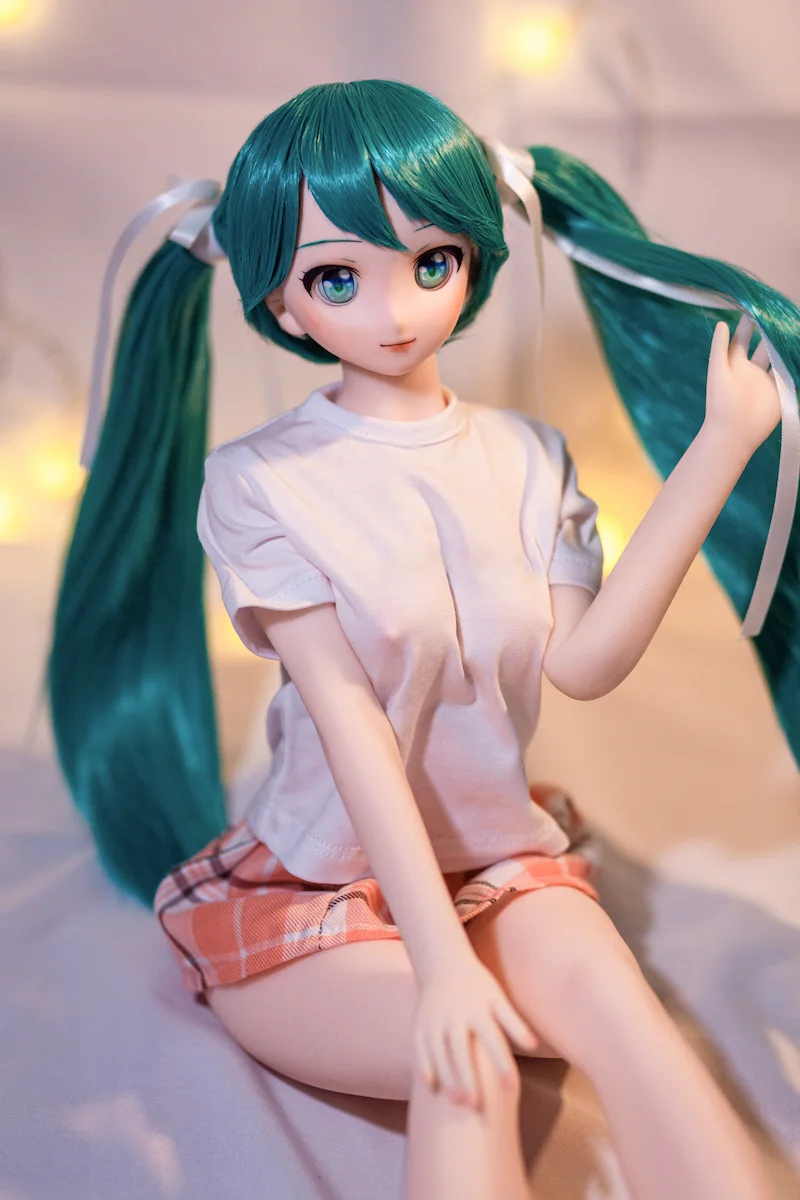 Mini-silicone-sex-doll-j60-miku-playing-with-hair