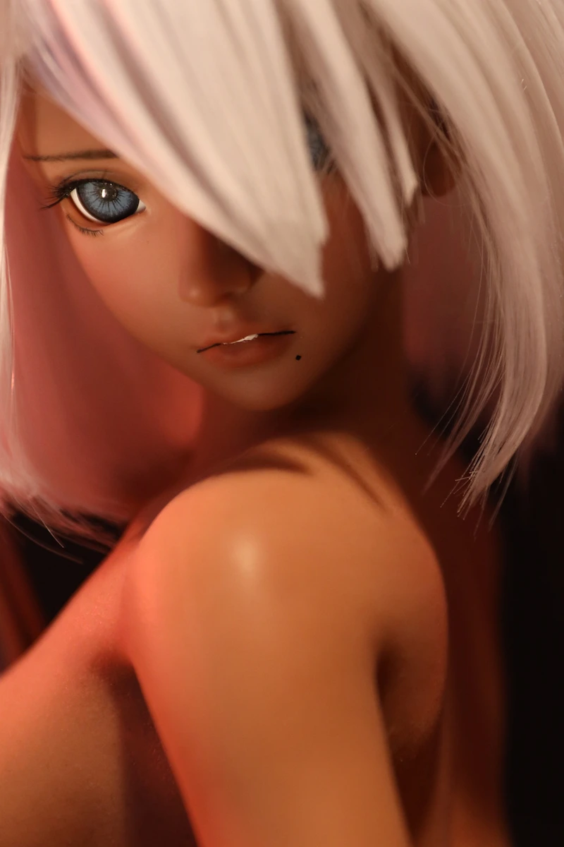 Silicone-sex-doll-mini-j60cm-shirley-shoulder-closeup