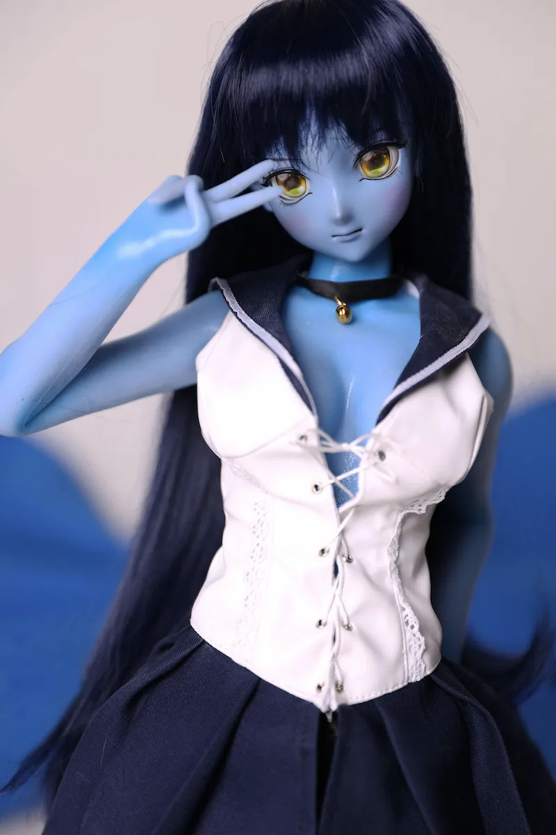 Silicone-mini-sex-doll-close-up-peace-sign-j60cm-sailor-moon