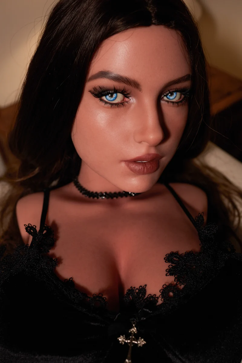 Life-size-sex-doll-torso-eliza-ULW-664-head-display