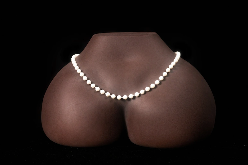 Big-butt-sex-torso-rs-6-cocoa-sitting-back-view
