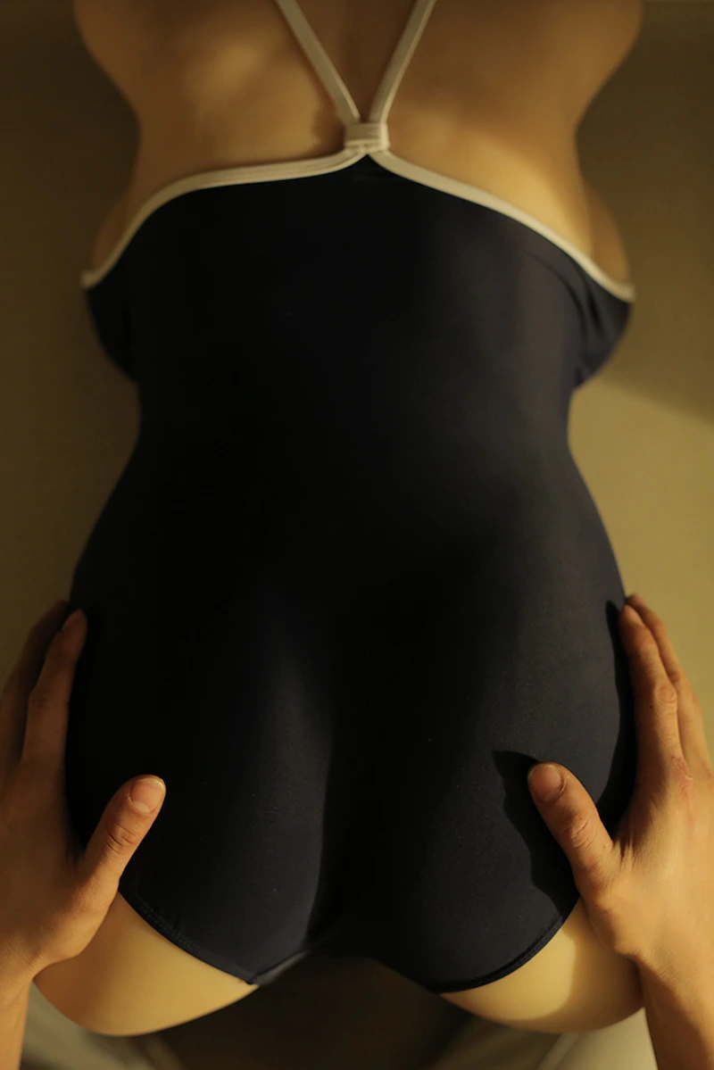 Big-ass-sex-doll-torso-planar-thigh-cinnamon-doggy-view