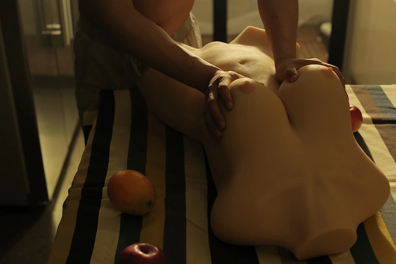 TPE-sex-torso-planar-thigh-cinnamon-waist-touch-by-man