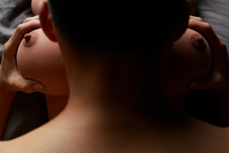 Realistic-sex-torso-toy-round-thigh-black-man-burying-face-in-breasts