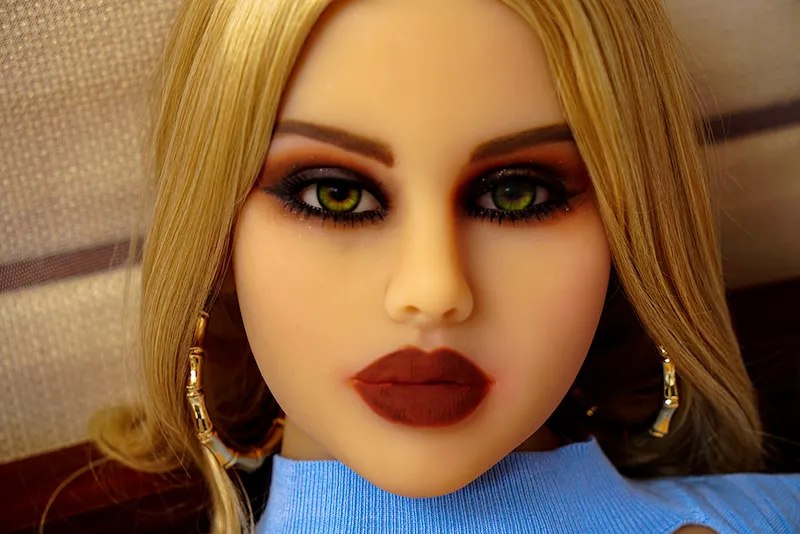 Realistic-female-sex-torso-round-thigh-with-head-face-display