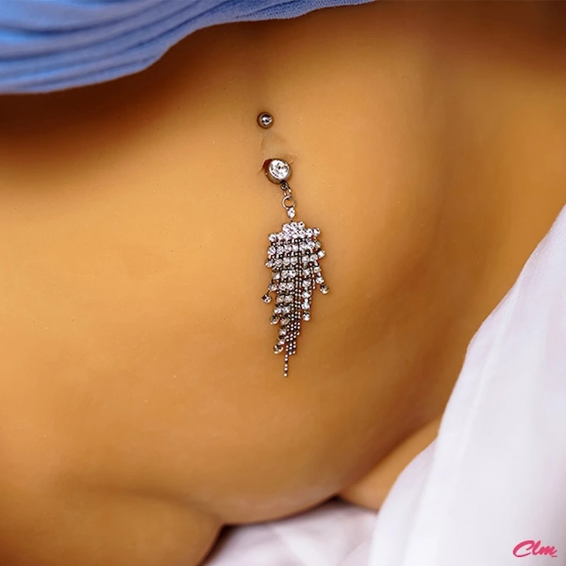 Full-size-sex-torso-round-thigh-with-head-abdomen-pendant-close-up