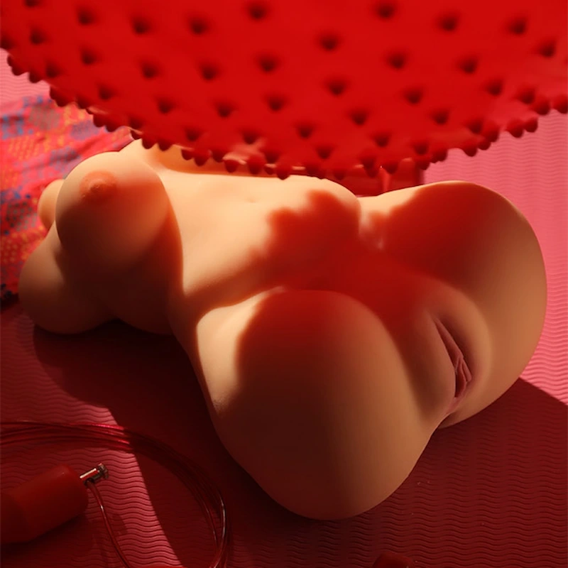 Mini-toy-sex-torso-s-mtorso-cinnamon-nude-lying-on-floor