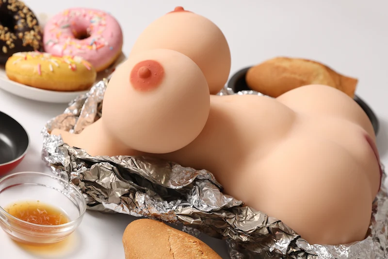 Mini-sex-torso-toy-x-mtorso-cinnamon-lying-side-view