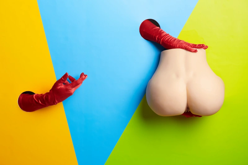 Sex-doll-butt-torso-r2-yellow-back-view-display