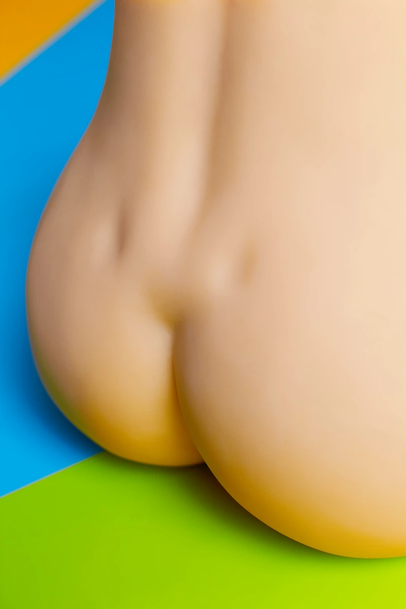 Toy-sex-doll-butt-r2-yellow-butt-curves-display