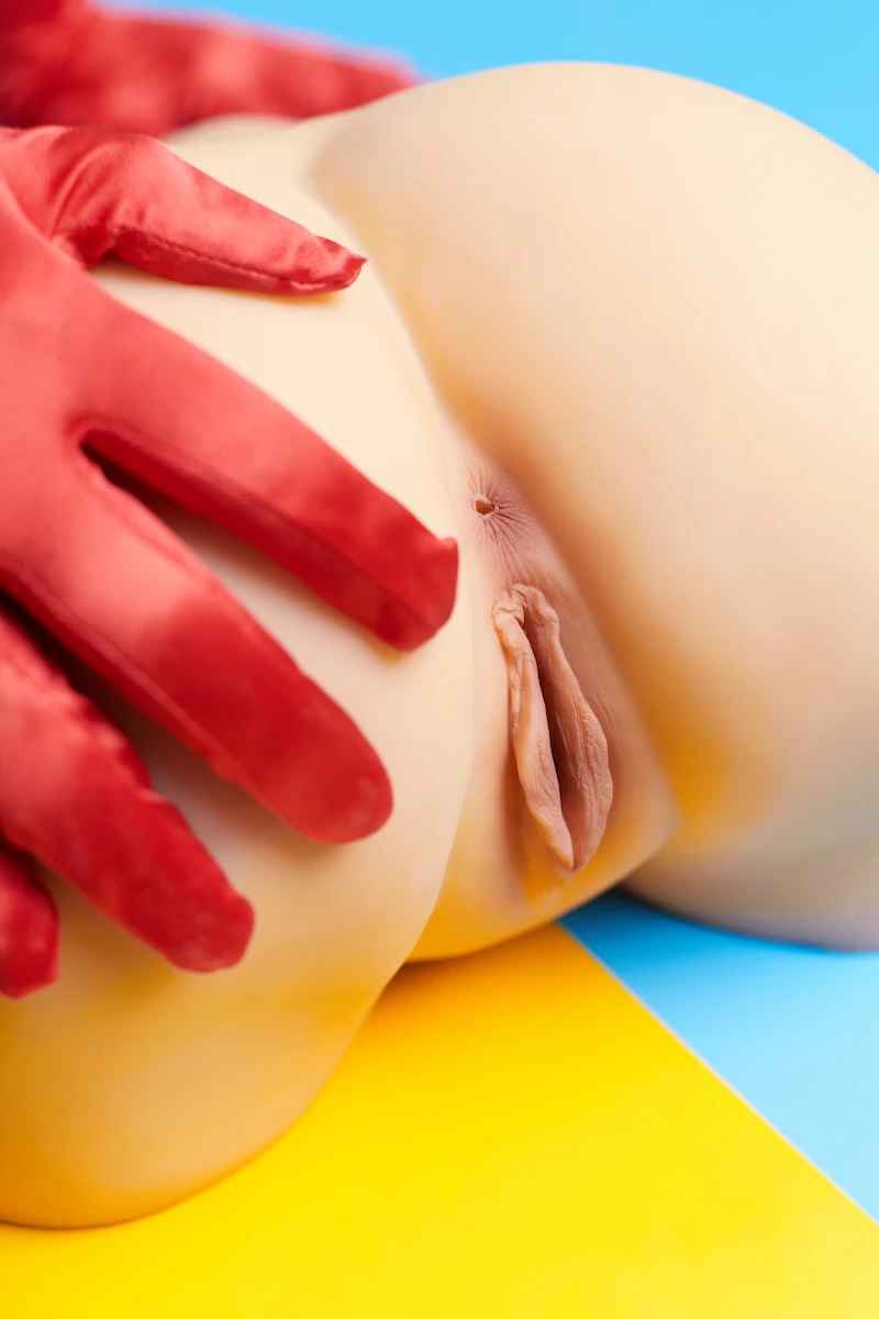Tpe-sex-toy-r2-yellow-butt-and-vagina-display